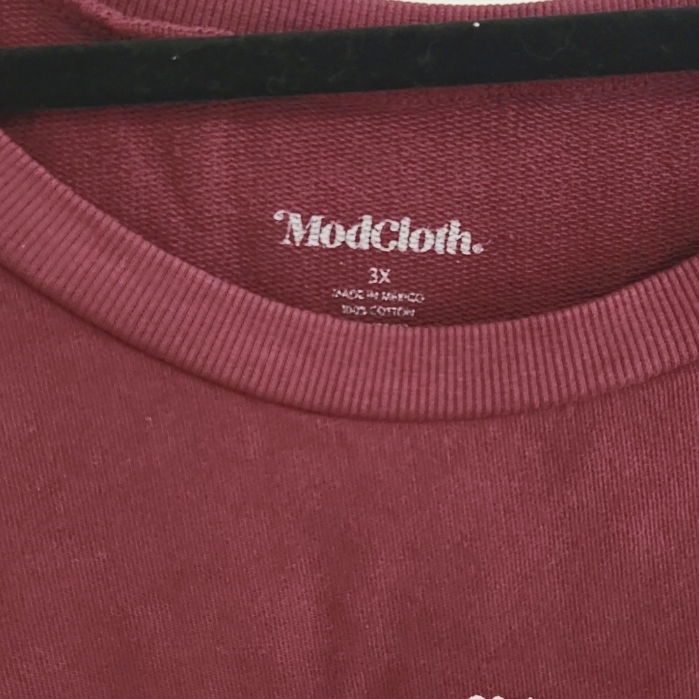 Sweatshirt - Picture 2 of 4